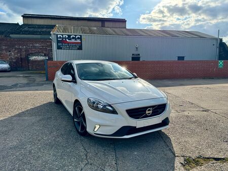 VOLVO V40 1.6 D2 R-Design Euro 5 (s/s) 5dr